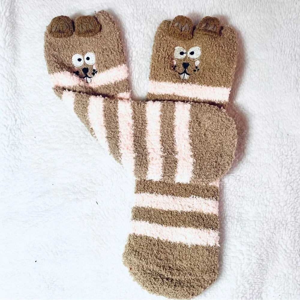 NWT LITTLE GIRL and BEAVER Gift Socks - 3D Fluffy Thick Warm Winter Socks M 5-10